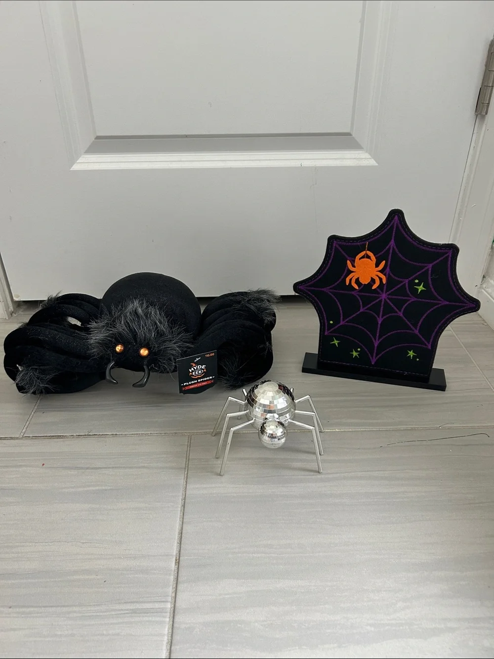 Hyde and EEK! Plush spider and Spiderweb decor
